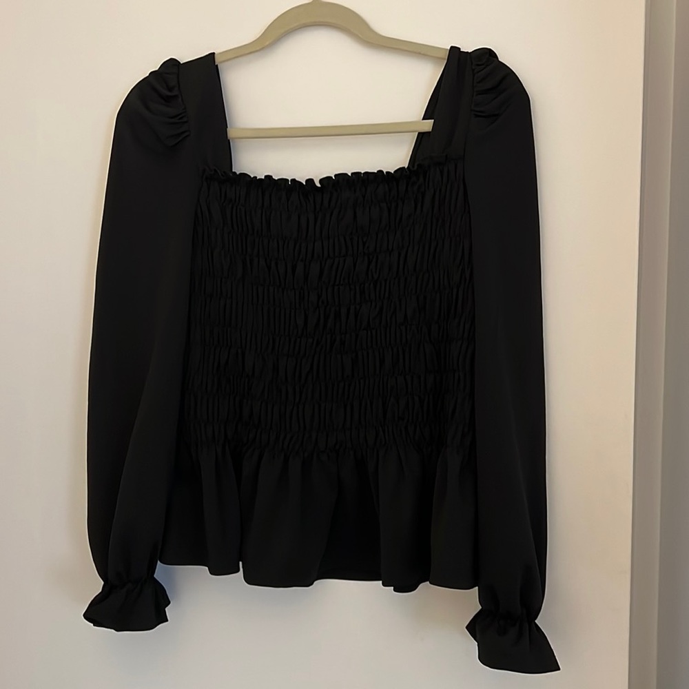 NWOT Black, sultry ruched top